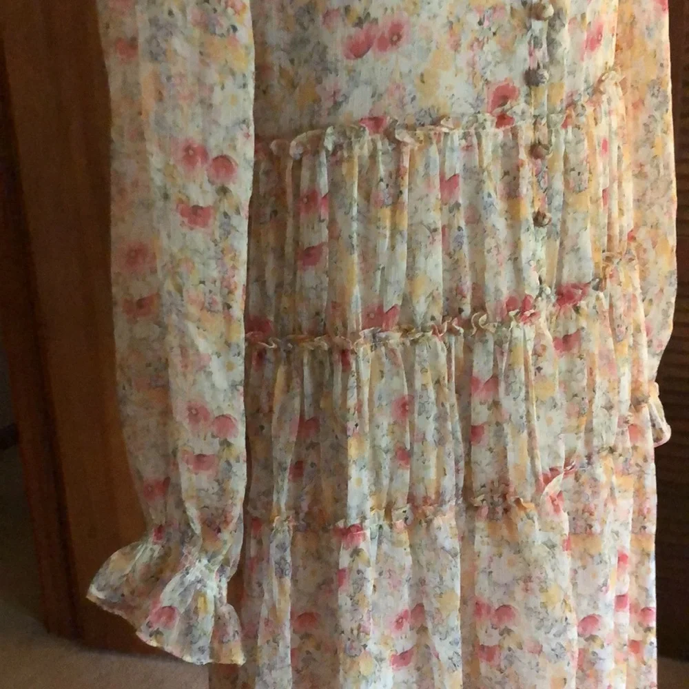 Dress - Picture 3 of 3